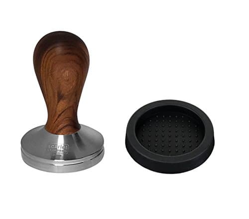 Scarlet Espresso Tamper Classique avec Manche Ergonomique en Bois Précieux pour Baristas et Amateurs d’Expresso Parfait